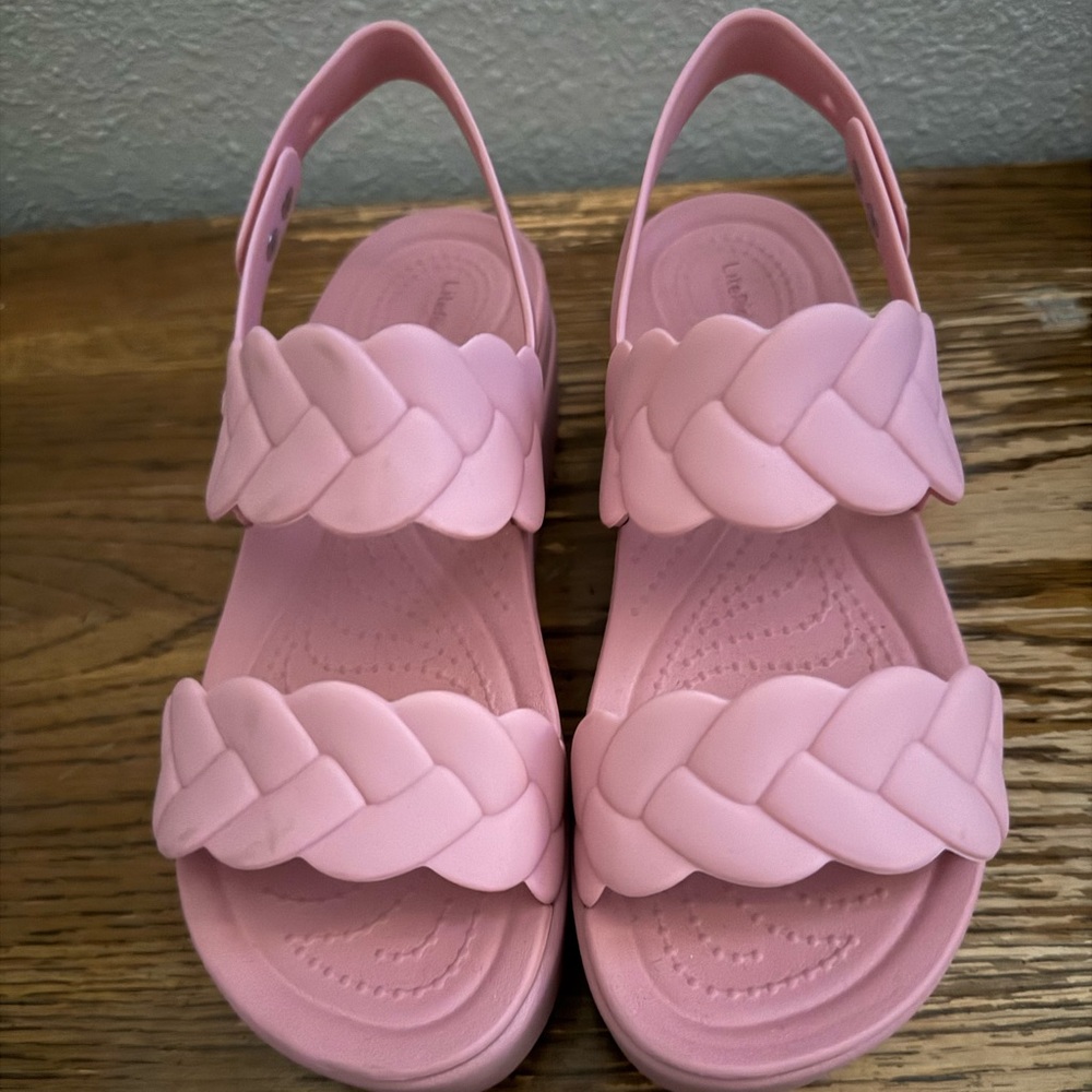 Women’s wedge Crocs